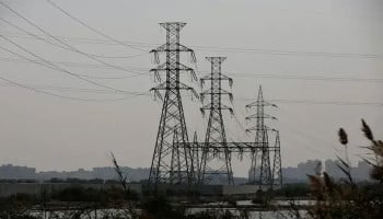 Govt plans power tariff cut, higher fixed charges on cards
